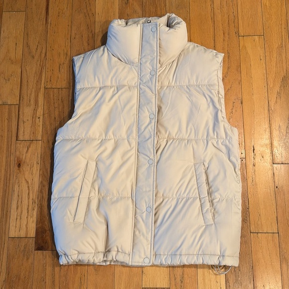 Abercrombie and Fitch | cream puffer vest | Men’s size Medium - Picture 1 of 7